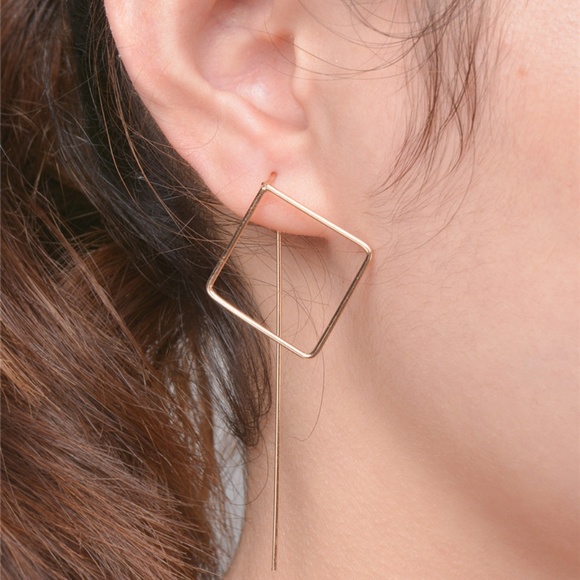 Minimalist Geometric Earrings - Picture 4 of 7